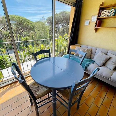 Bel Appartement Avec Mezzanine, Vue Mer Et Piscine Cogolin Exterior photo