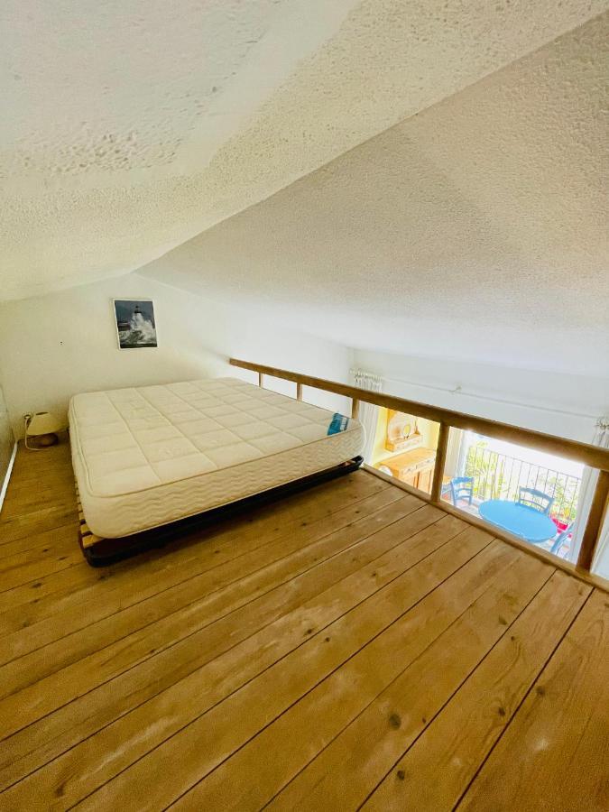 Bel Appartement Avec Mezzanine, Vue Mer Et Piscine Cogolin Exterior photo