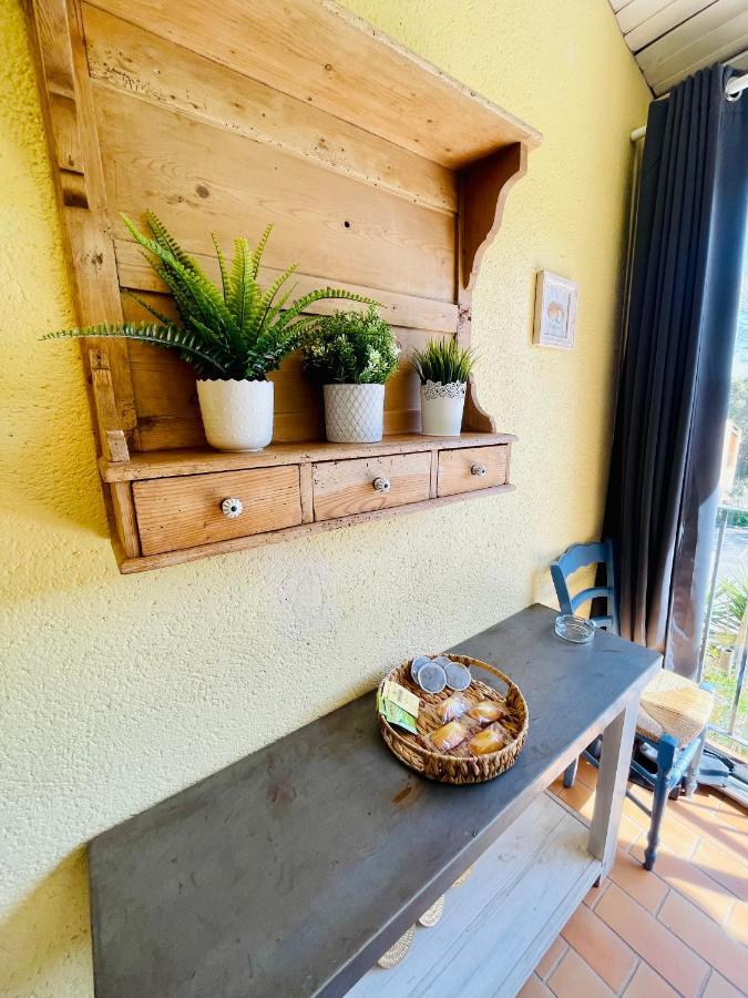 Bel Appartement Avec Mezzanine, Vue Mer Et Piscine Cogolin Exterior photo