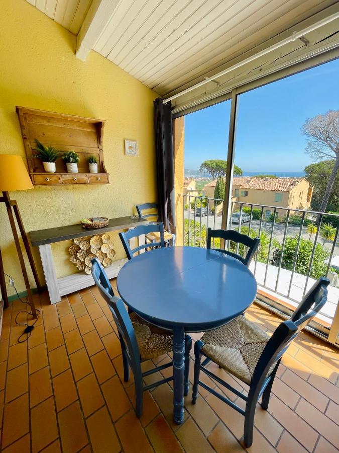 Bel Appartement Avec Mezzanine, Vue Mer Et Piscine Cogolin Exterior photo