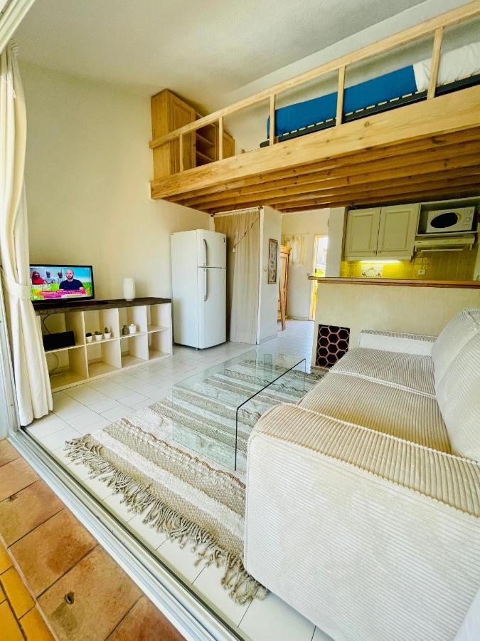 Bel Appartement Avec Mezzanine, Vue Mer Et Piscine Cogolin Exterior photo