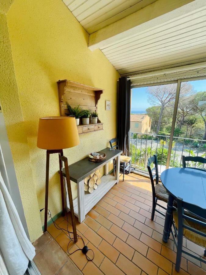 Bel Appartement Avec Mezzanine, Vue Mer Et Piscine Cogolin Exterior photo